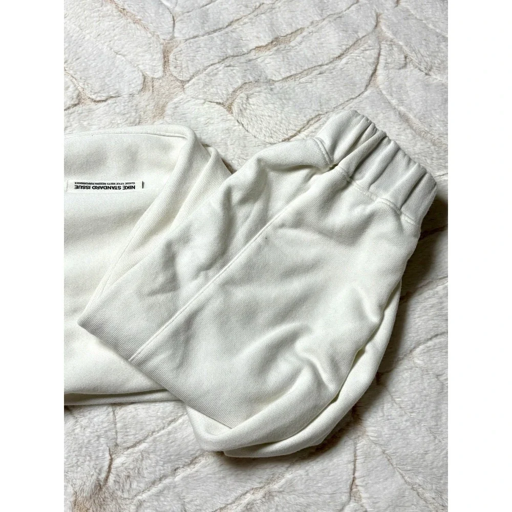 Nike product pair